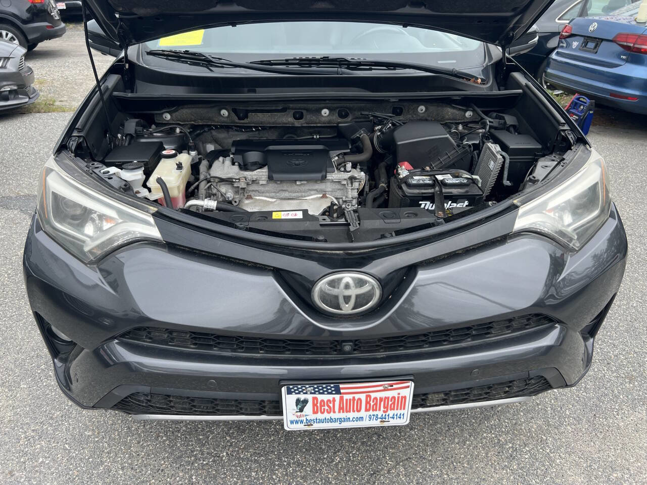Used 2017 Toyota RAV4 SE image 38