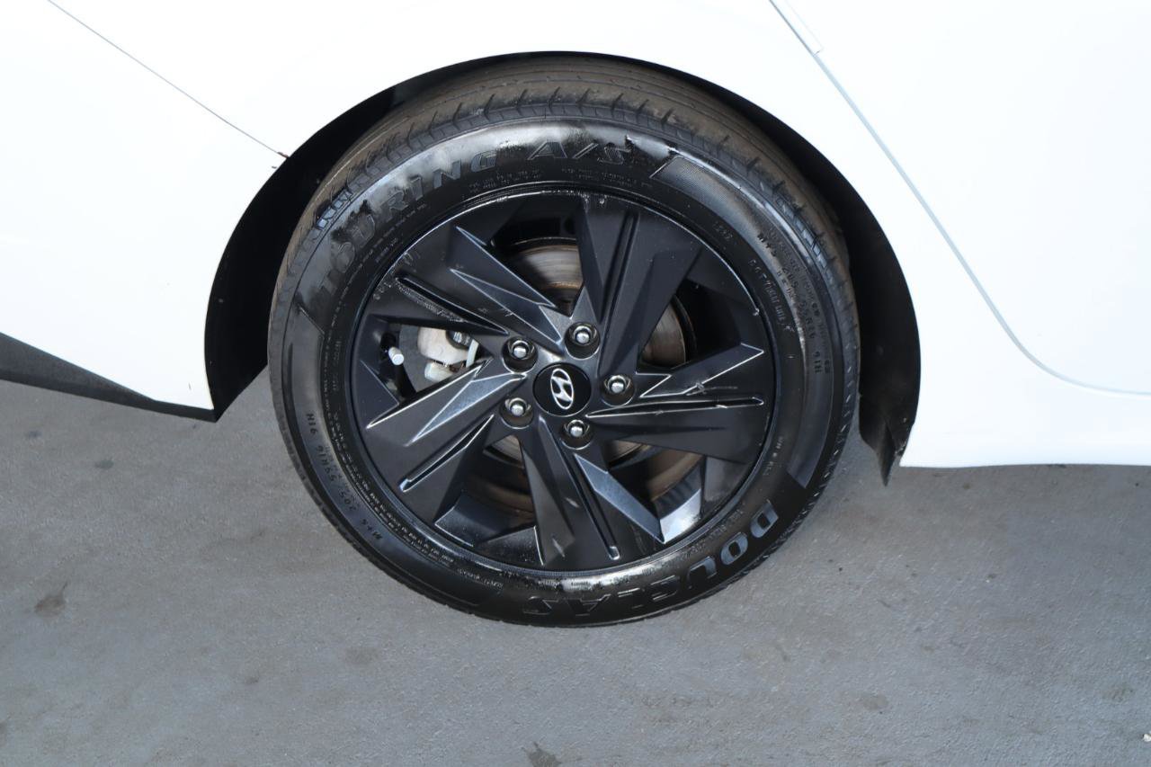 Used 2021 Hyundai Elantra SEL FWD image 5