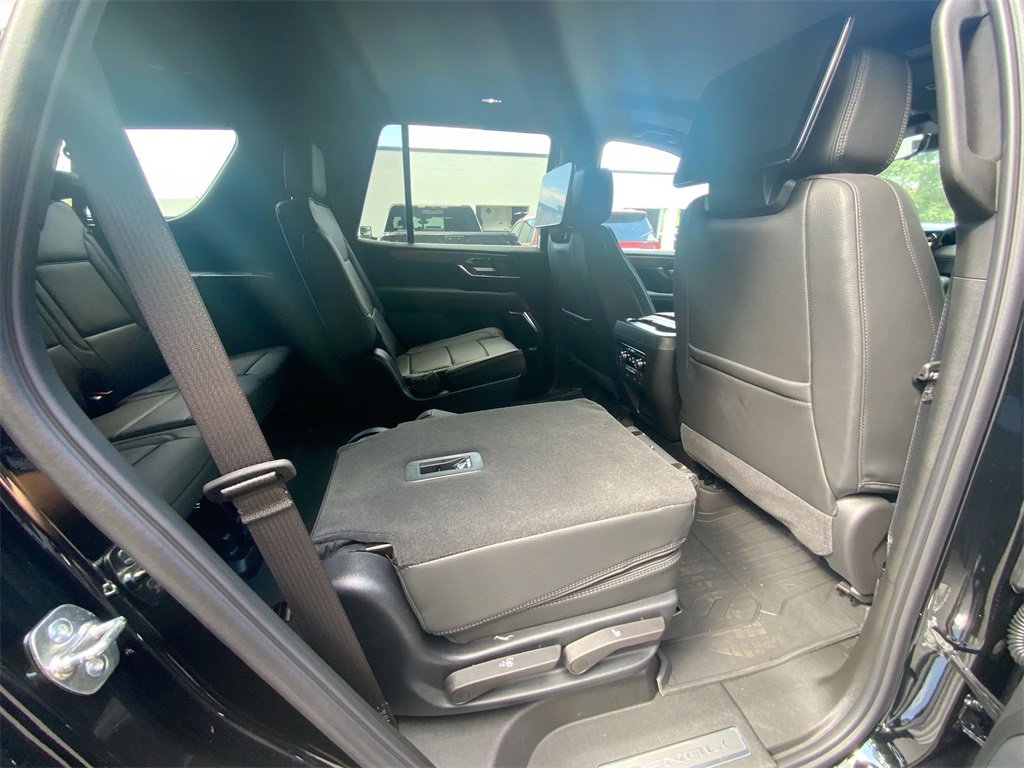 New 2025 GMC Yukon Denali w/ Denali Reserve Package image 34