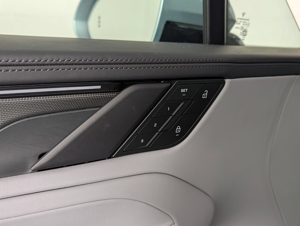 New 2026 Porsche Cayenne Electric AWD/4WD image 27