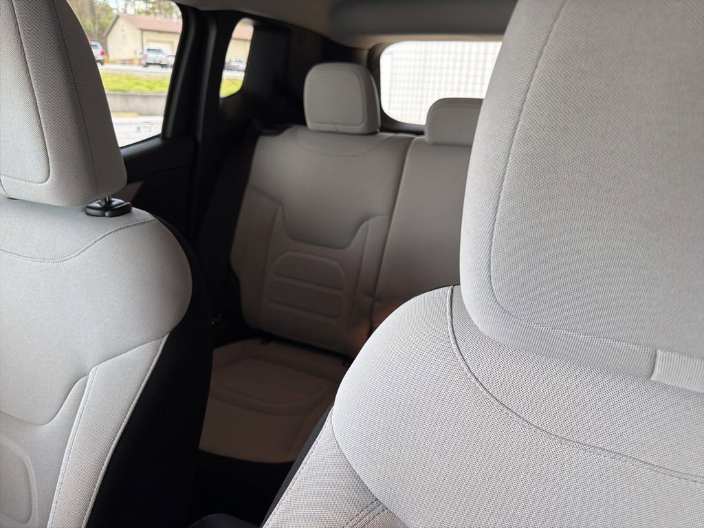 Used 2022 Jeep Renegade Latitude AWD/4WD image 18