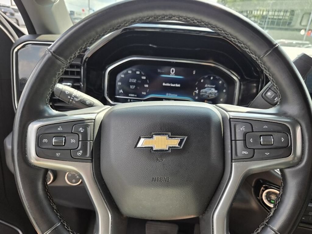 Used 2025 Chevrolet Silverado 1500 LT RWD image 24