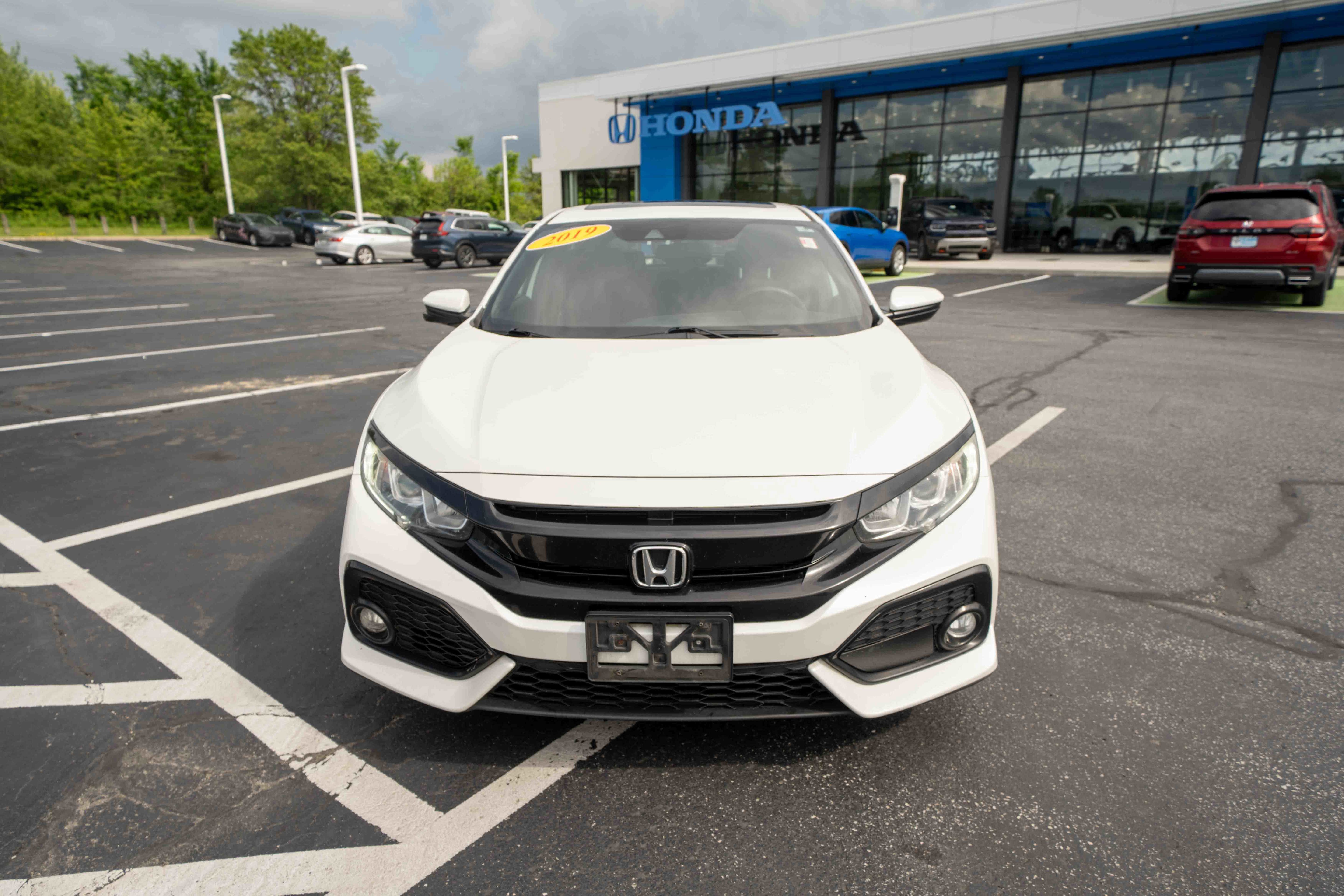 Used 2019 Honda Civic EX image 2