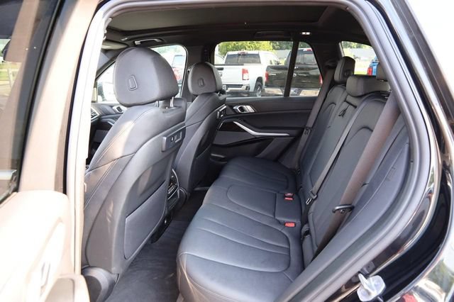 Used 2021 BMW X5 xDrive40i AWD/4WD image 11