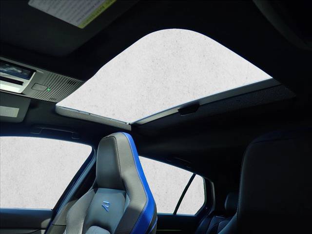 Used 2022 Volkswagen Golf R AWD/4WD image 14