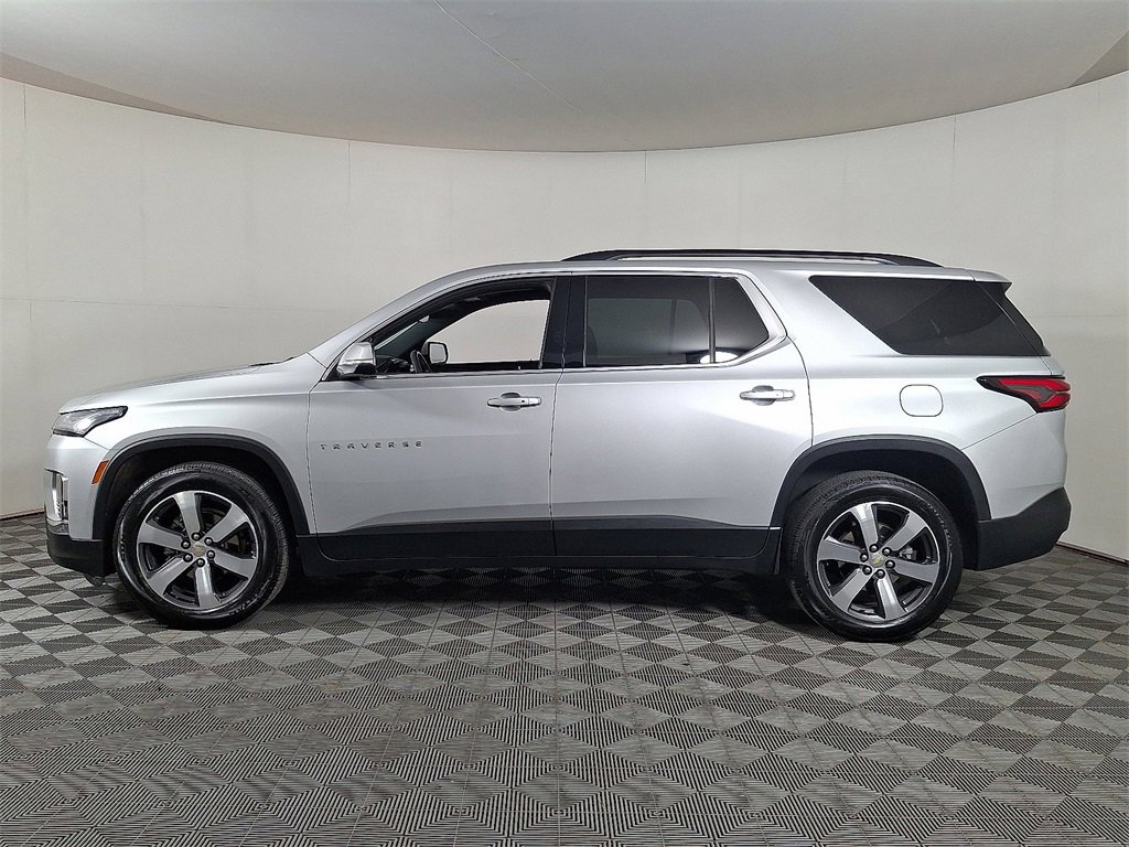 Used 2022 Chevrolet Traverse LT w/ LT Premium Package image 7
