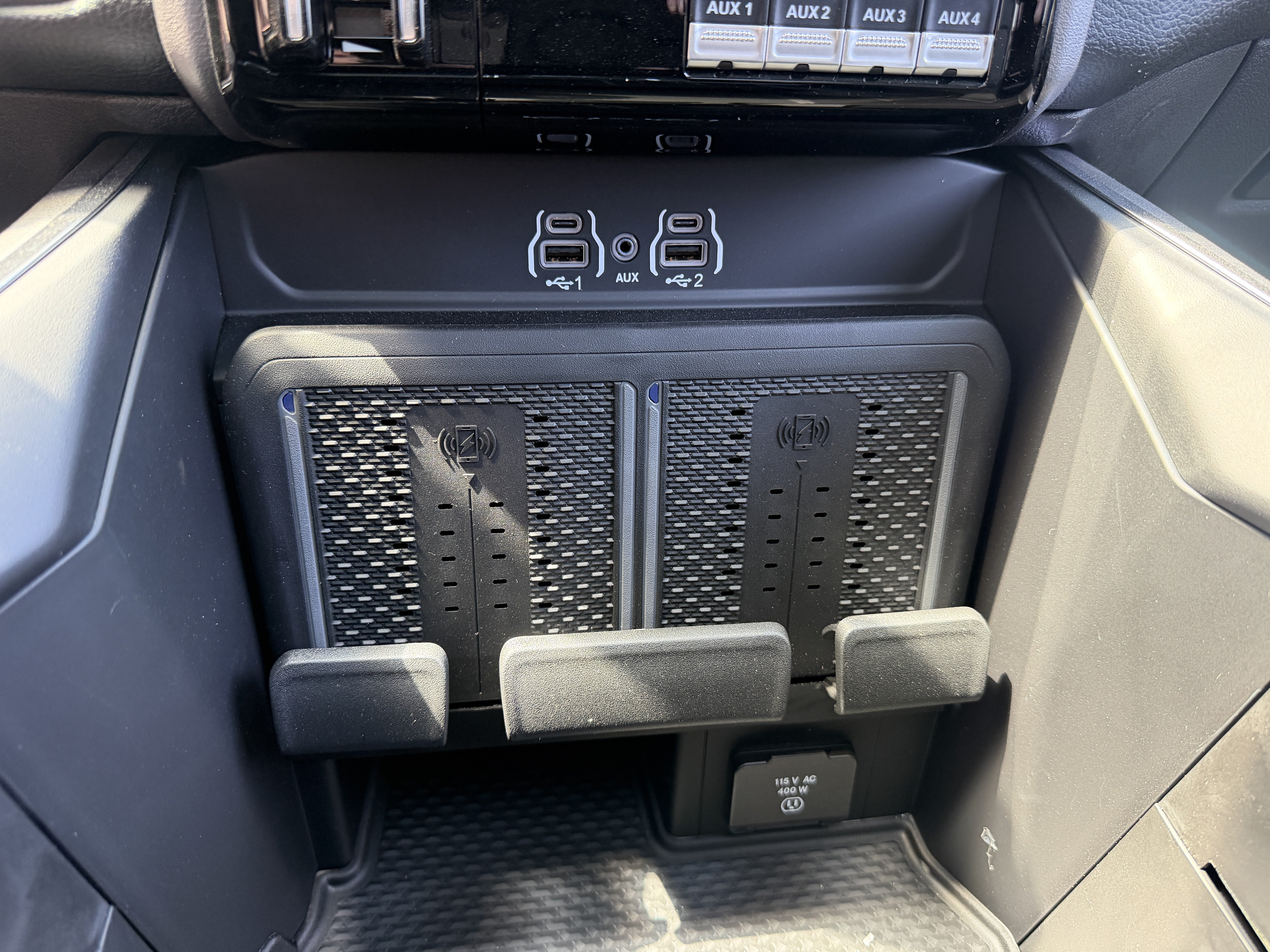 New 2026 RAM 3500 Laramie AWD/4WD image 46
