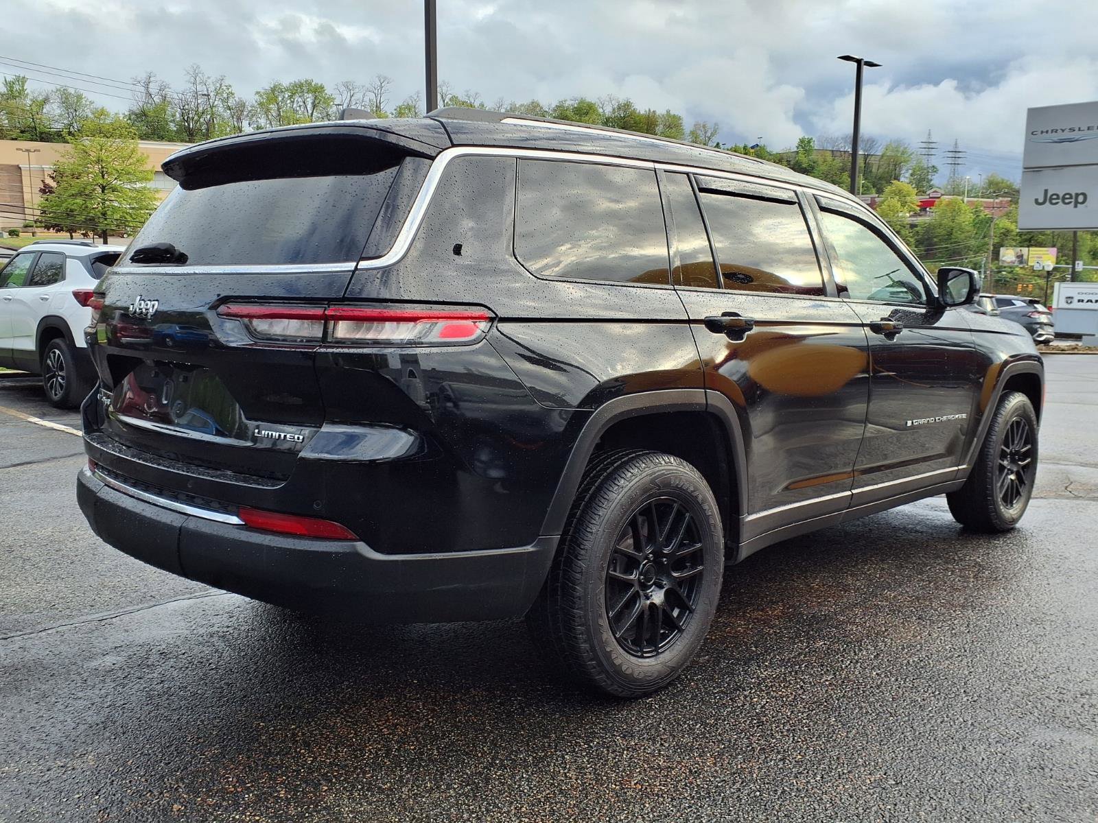 Used 2021 Jeep Grand Cherokee L Limited AWD/4WD image 4