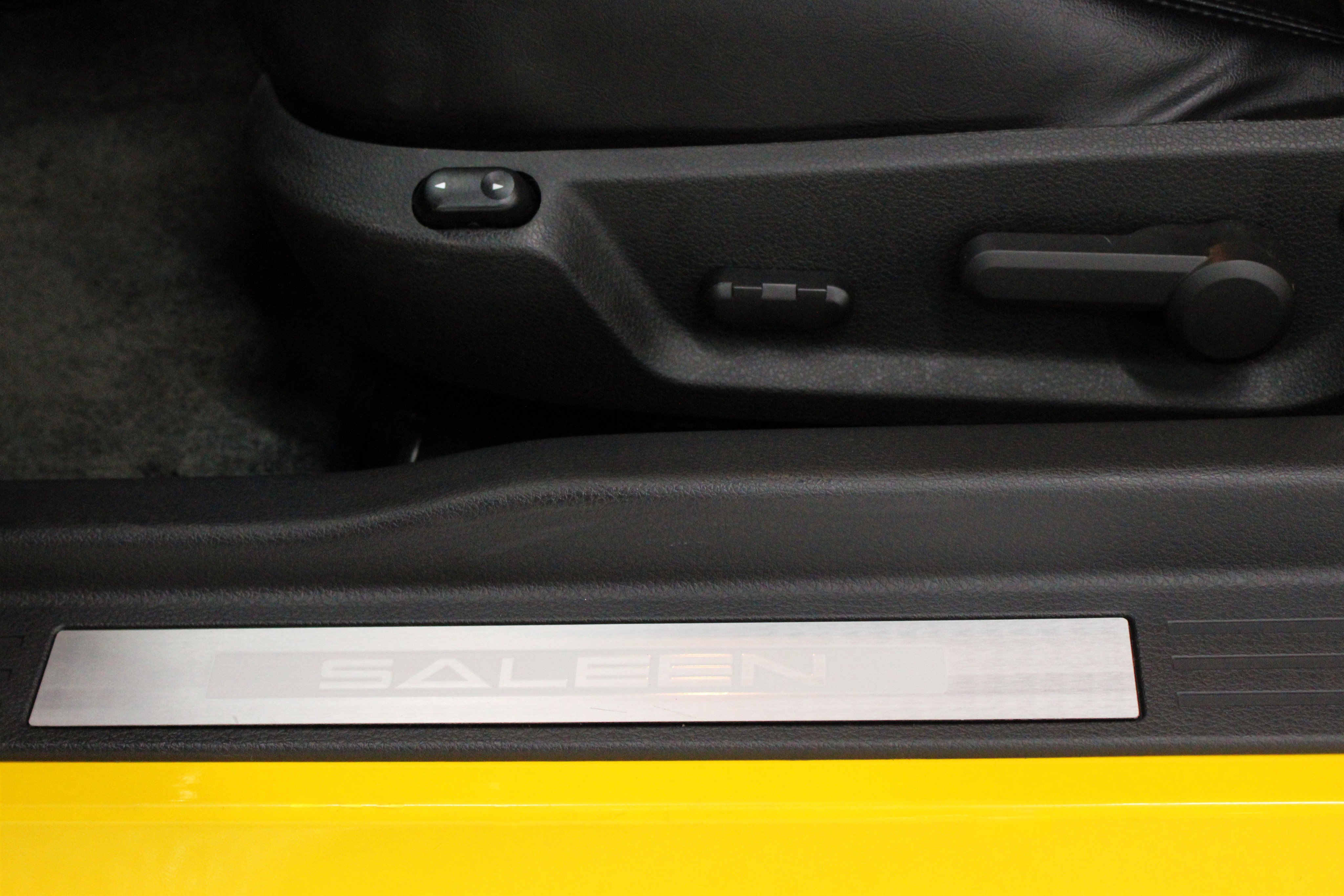 Used 2006 Ford Mustang GT RWD image 4