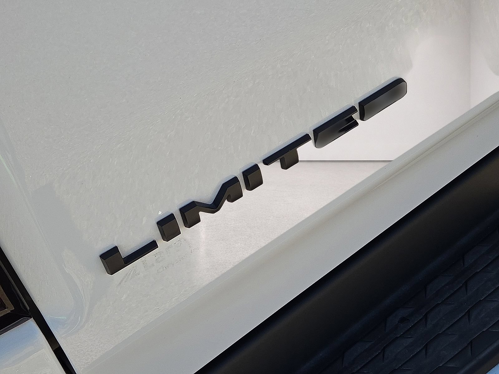 Used 2023 RAM 1500 Limited AWD/4WD image 13