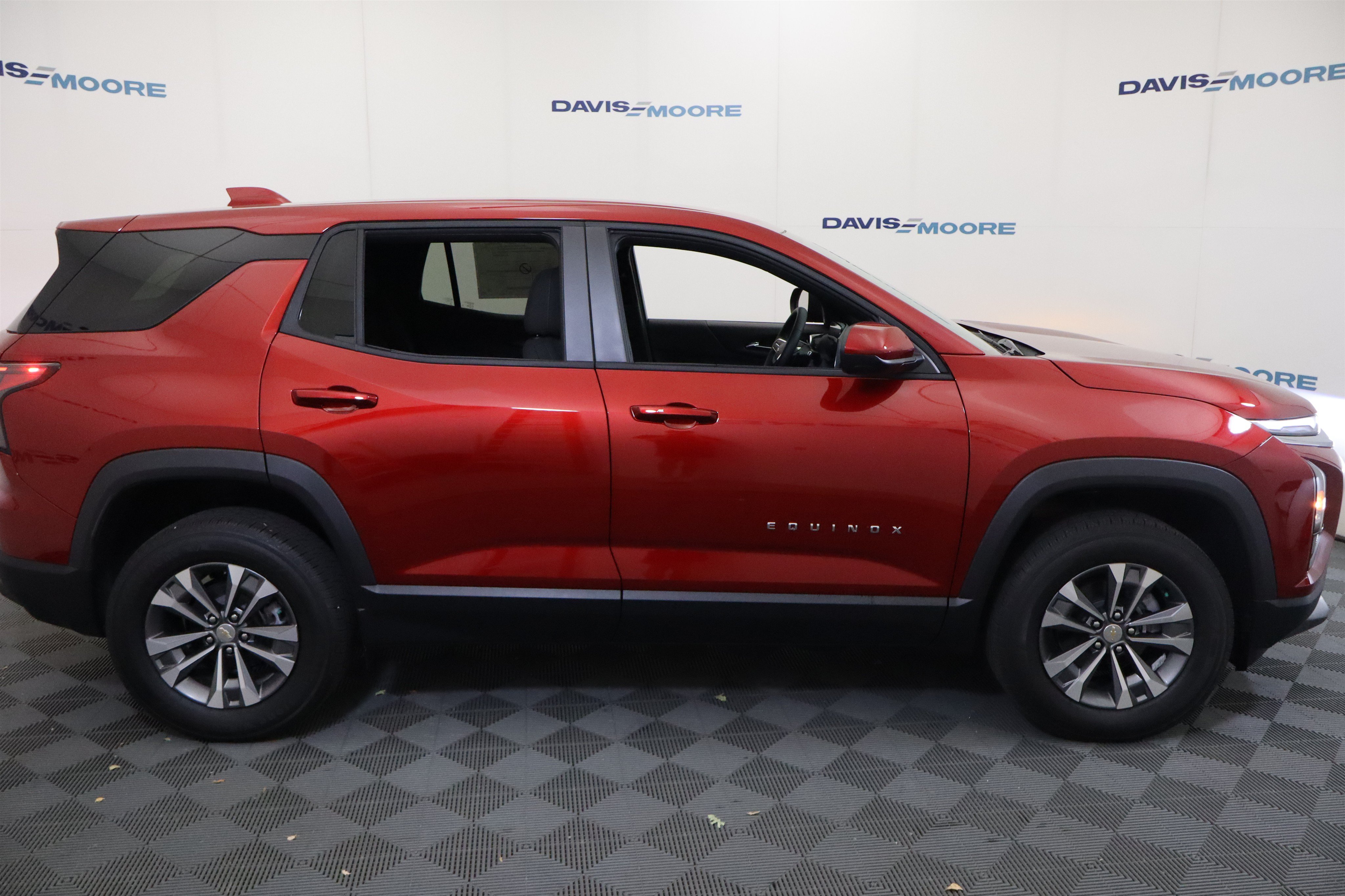 New 2027 Chevrolet Equinox LT FWD image 5