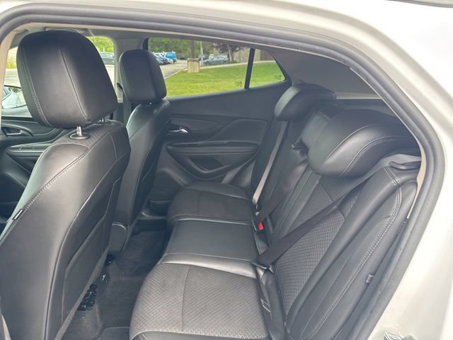 Used 2022 Buick Encore Preferred w/ Safety Package AWD/4WD image 44