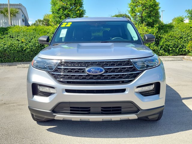 Certified 2022 Ford Explorer XLT w/ Equipment Group 202A RWD image 2