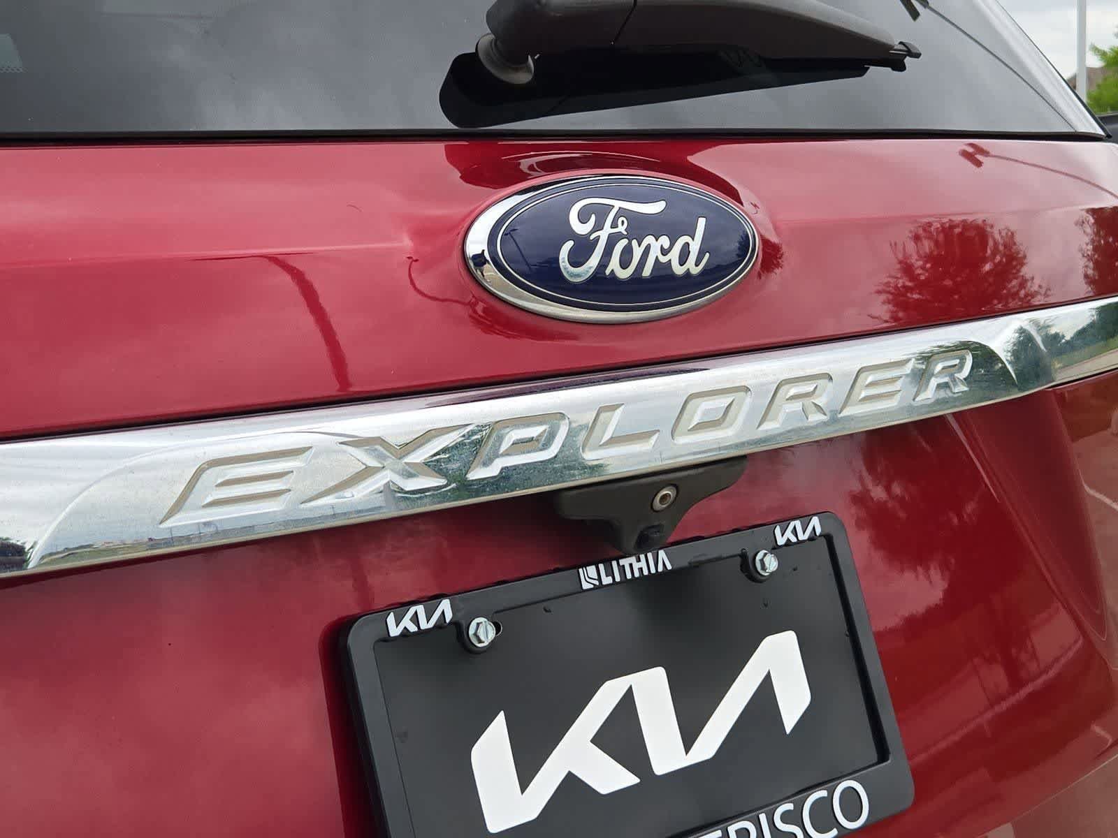 Used 2017 Ford Explorer XLT w/ Equipment Group 202A FWD image 11