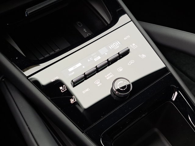 New 2026 Porsche Cayenne GTS AWD/4WD image 34