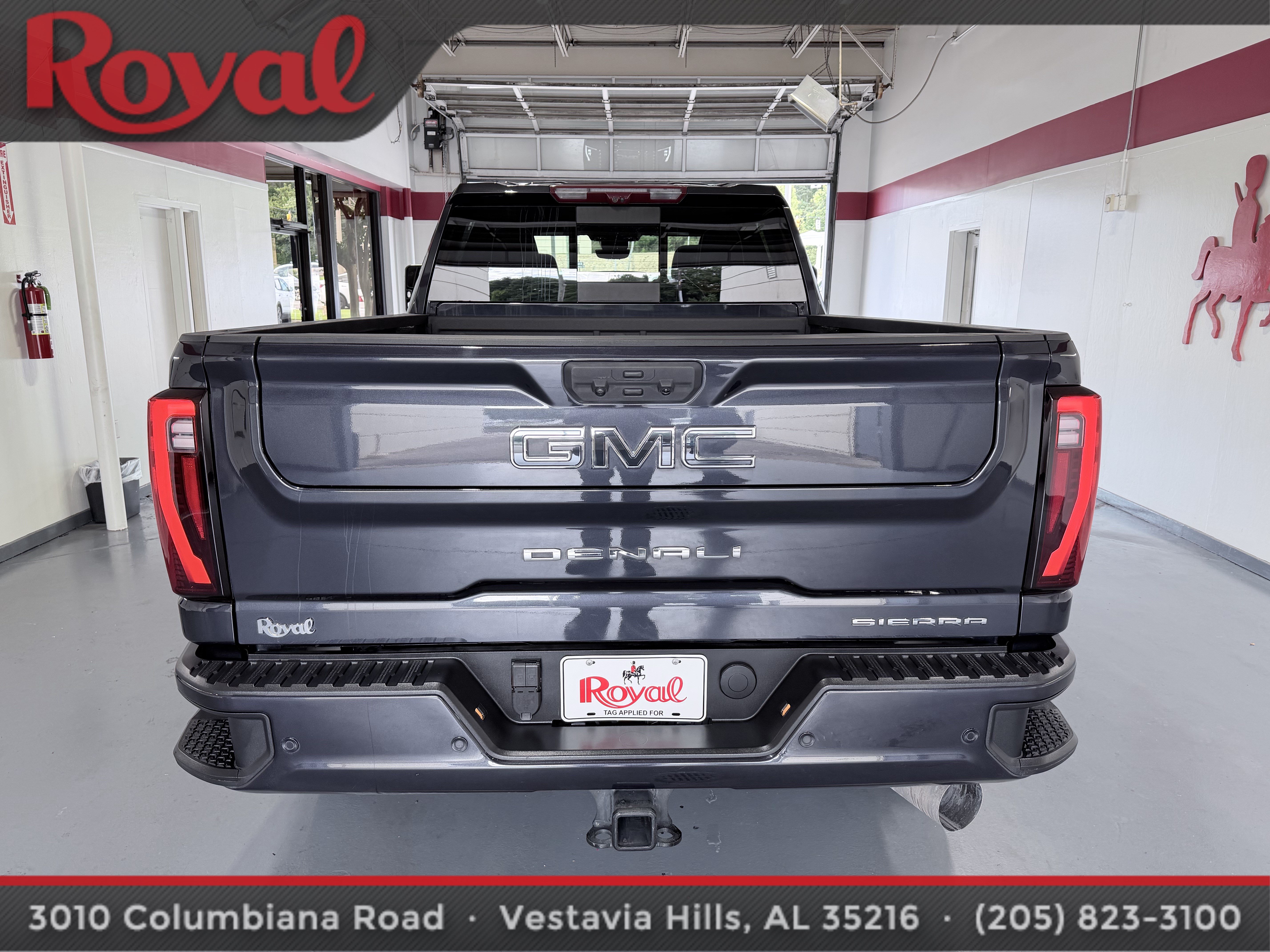 Used 2025 GMC Sierra 2500 Denali Ultimate w/ Max Trailering Package AWD/4WD image 5