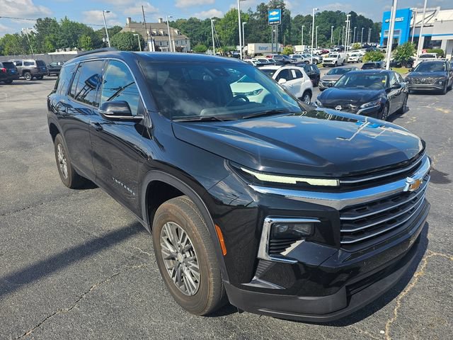 Used 2025 Chevrolet Traverse LT