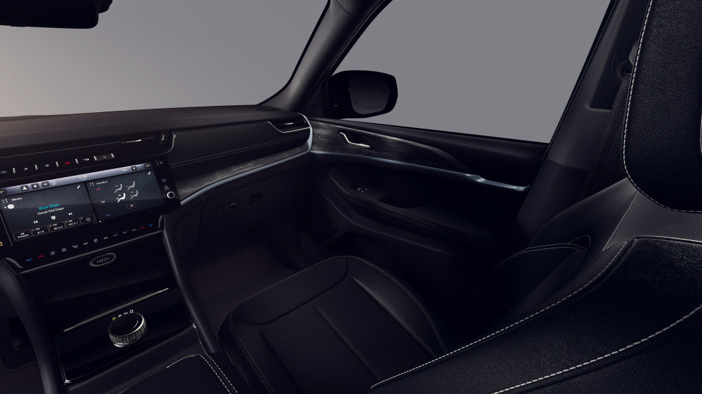 New 2026 Jeep Grand Cherokee L 2WD image 7