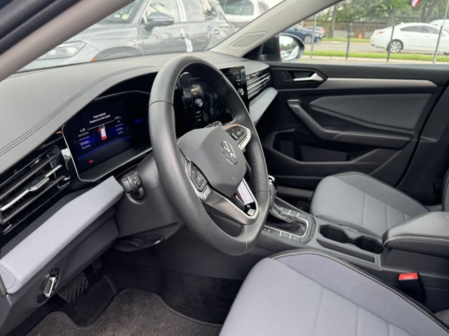 Used 2026 Volkswagen Jetta SE FWD image 26