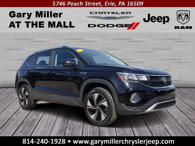 Used 2023 Volkswagen Taos SE w/ Panoramic Sunroof Package