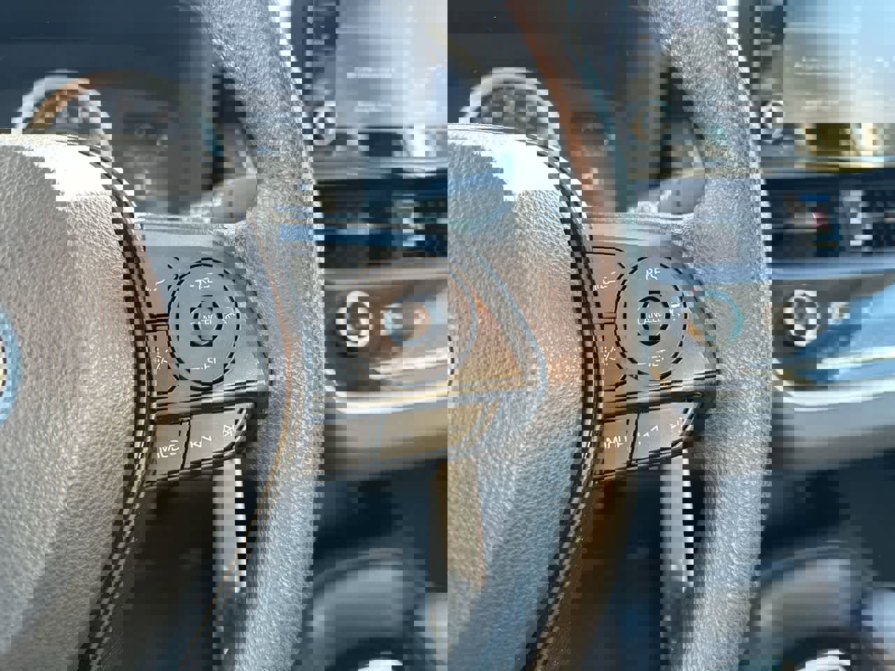 Used 2022 Toyota Corolla LE image 29