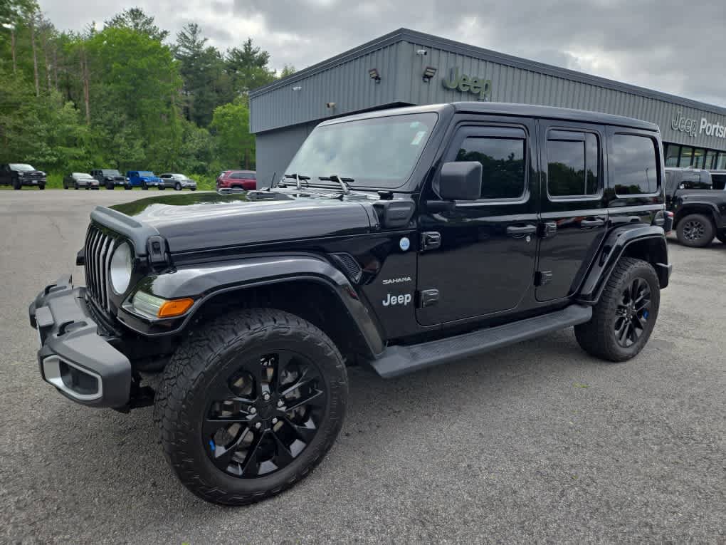 Used 2023 Jeep Wrangler Unlimited Sahara w/ Cold Weather Group AWD/4WD image 8