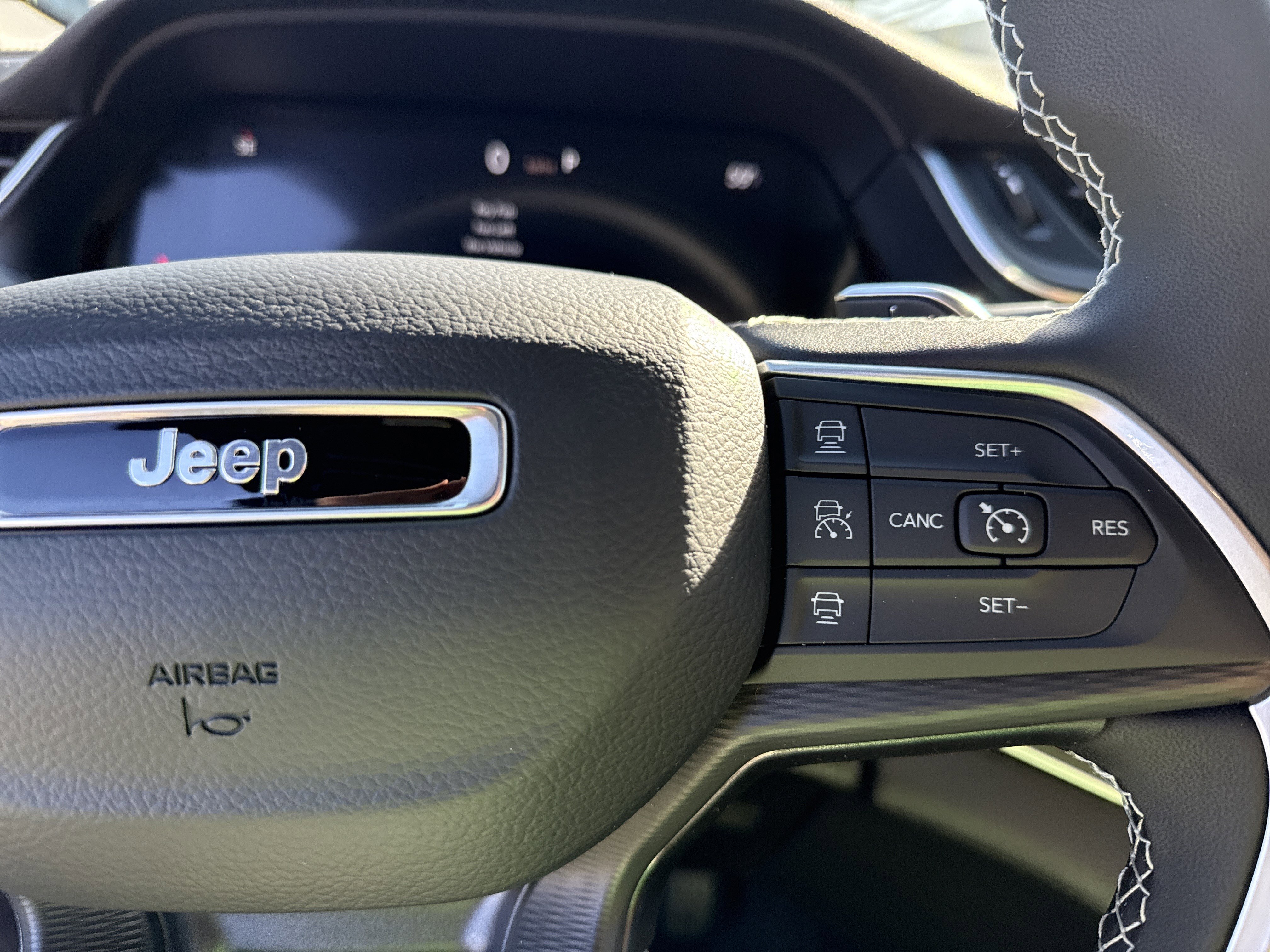 New 2025 Jeep Grand Cherokee Laredo image 26