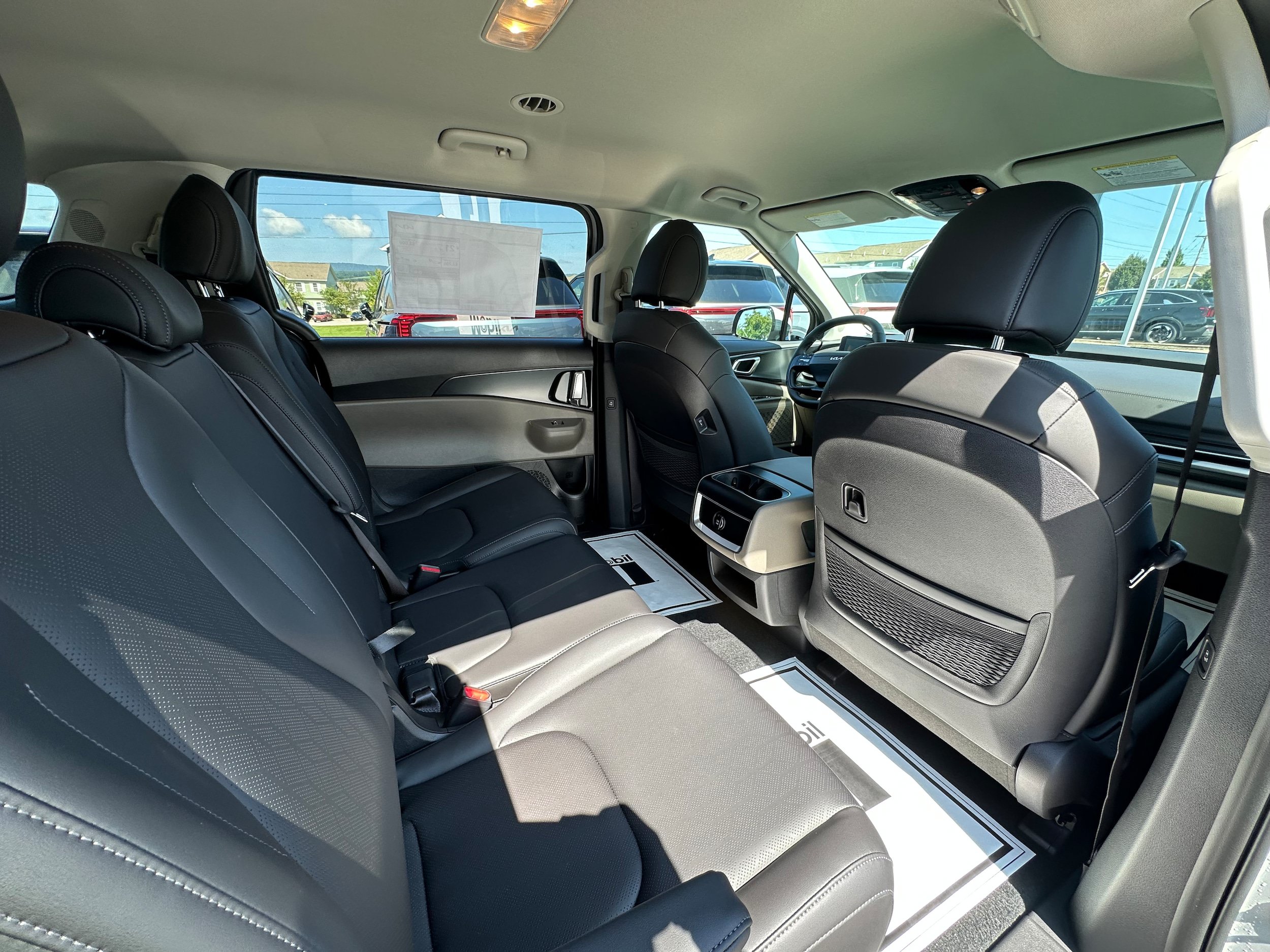 New 2027 Kia Carnival FWD image 14