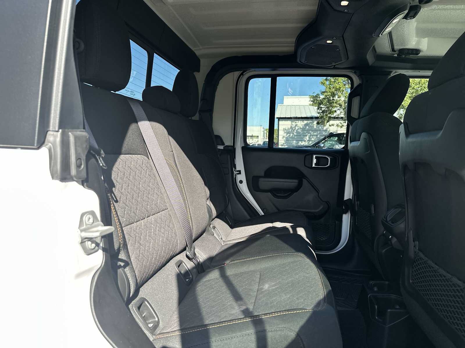 Used 2024 Jeep Gladiator Mojave AWD/4WD image 18