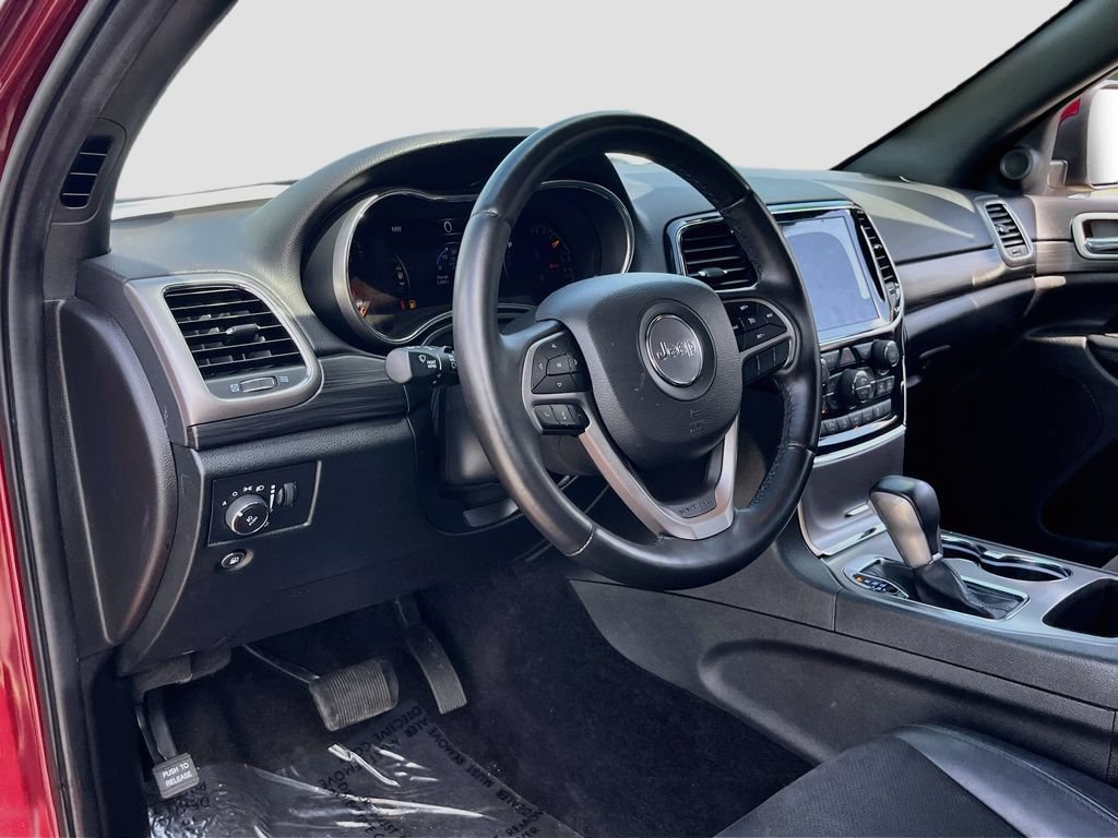Certified 2022 Jeep Grand Cherokee Laredo X RWD image 9