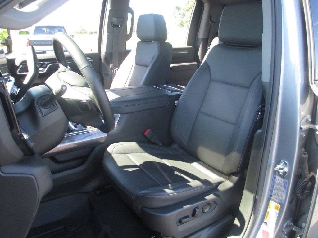 Used 2025 Chevrolet Silverado 3500 LTZ w/ LTZ Plus Package AWD/4WD image 23