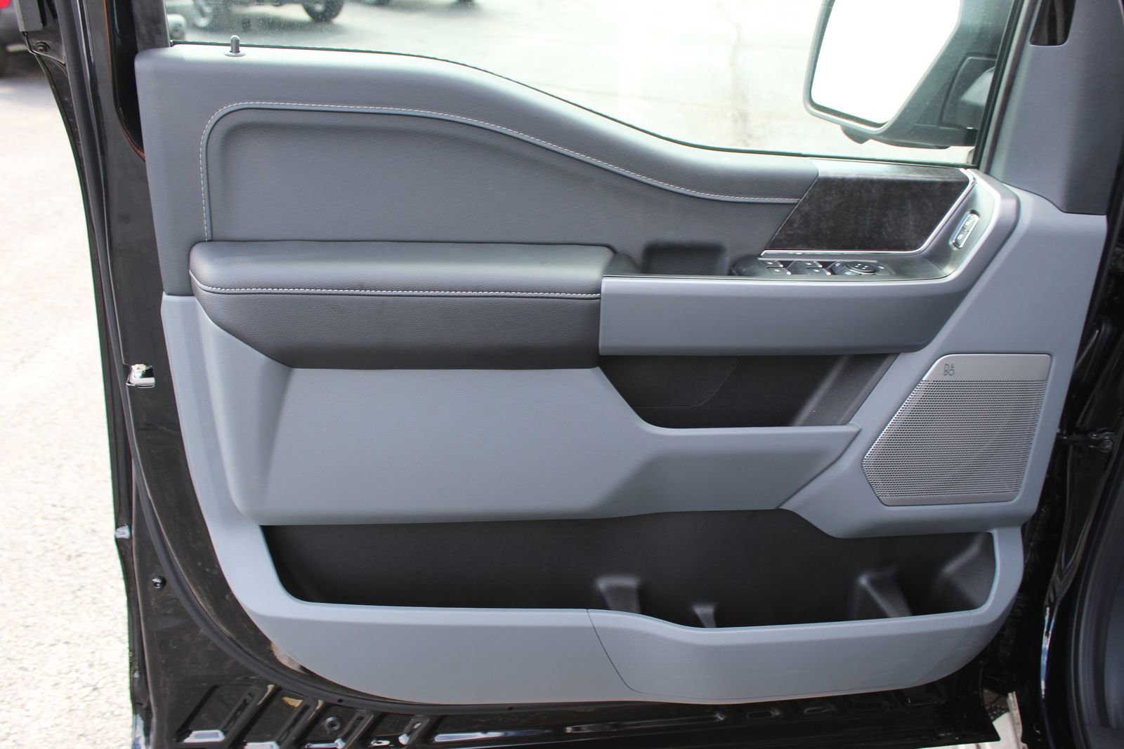 New 2025 Ford F150 Lightning Flash AWD/4WD image 17