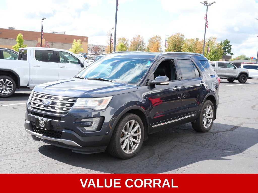 Used 2017 Ford Explorer Limited w/ Equipment Group 301A AWD/4WD image 4