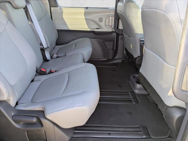 Used 2023 Toyota Sienna XLE FWD image 19