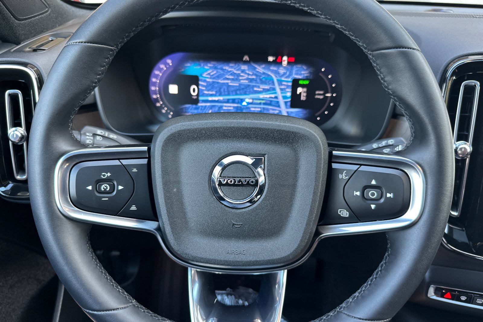 Certified 2024 Volvo XC40 Recharge Ultimate w/ Protection Package Premier RWD image 27