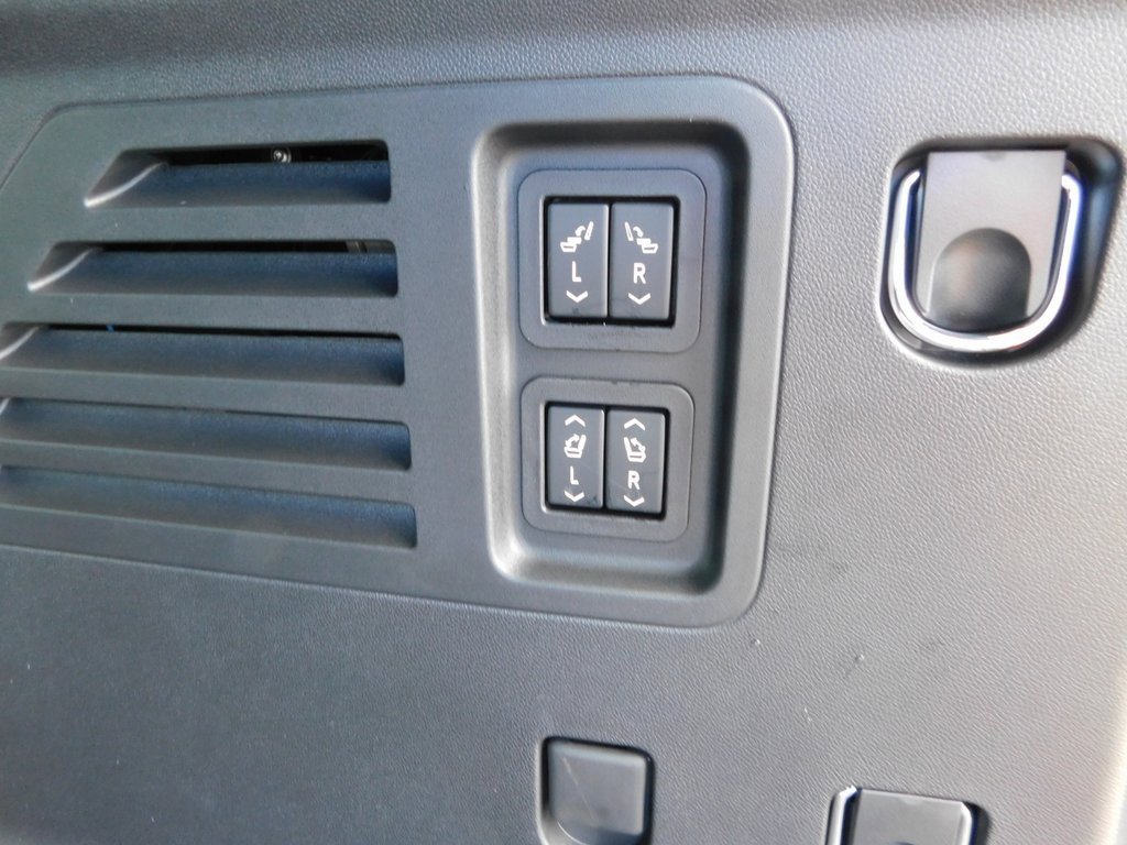 New 2026 Chevrolet Traverse High Country w/ LPO, Floor Liner Package image 29
