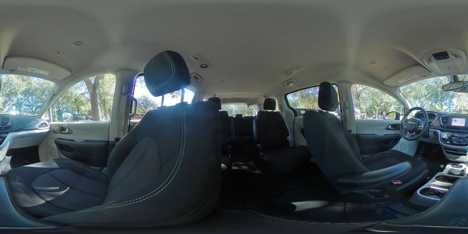 Used 2024 Chrysler Voyager LX FWD image 44