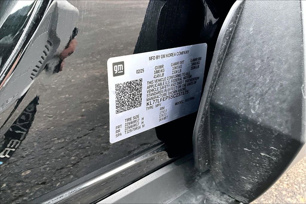 Used 2025 Chevrolet Trax LS image 35