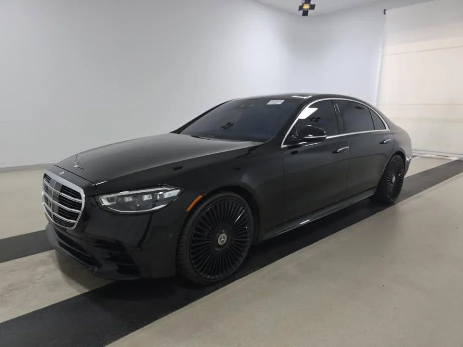 Used 2021 Mercedes-Benz S 580 4MATIC Sedan w/ AMG Line image 1