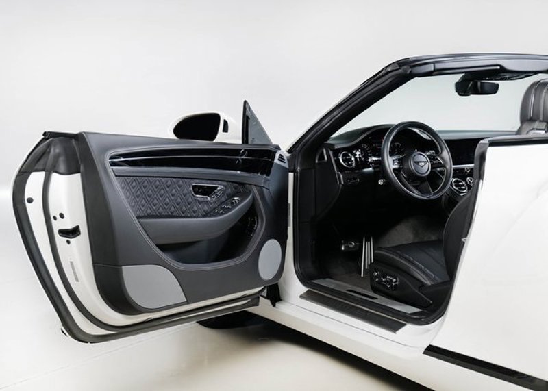 Used 2021 Bentley Continental GT V8 image 10