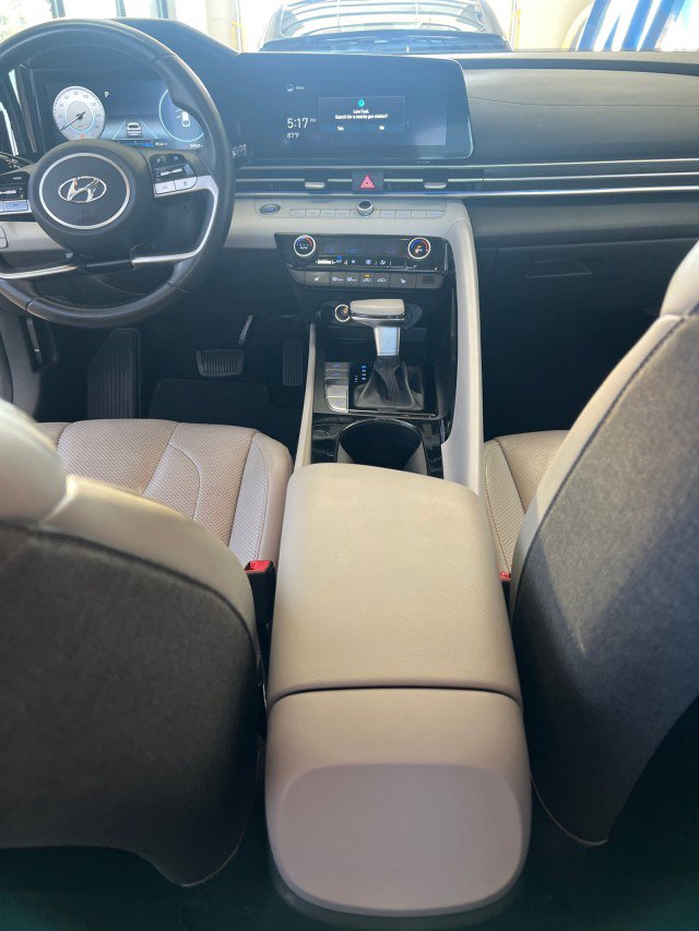 Used 2021 Hyundai Elantra Limited image 19