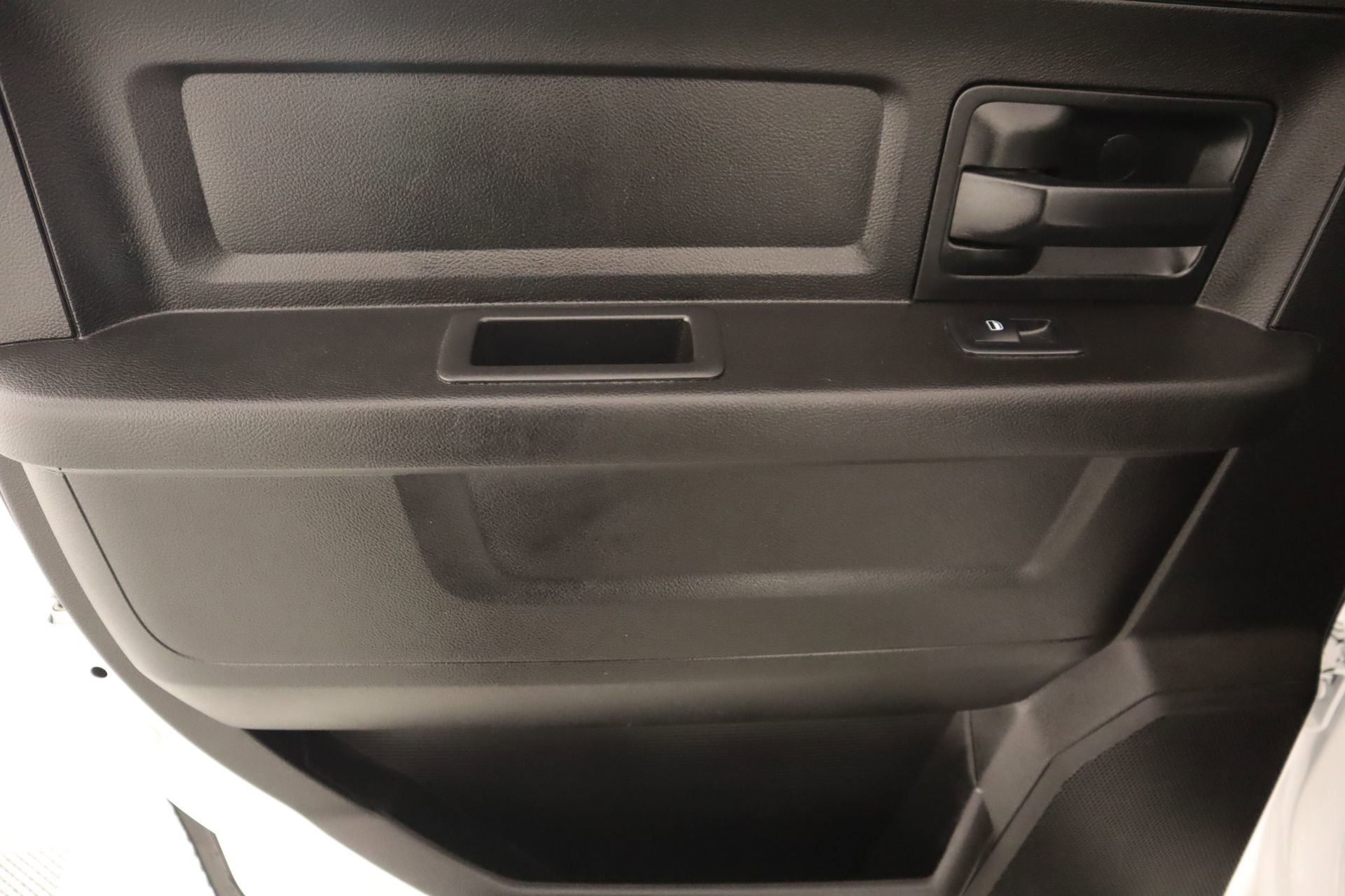 Used 2018 RAM 2500 Tradesman w/ Chrome Appearance Group image 15