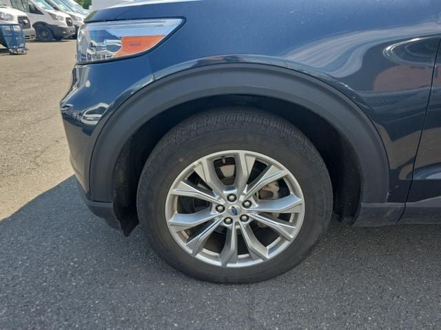 Used 2022 Ford Explorer XLT w/ Equipment Group 202A AWD/4WD image 9
