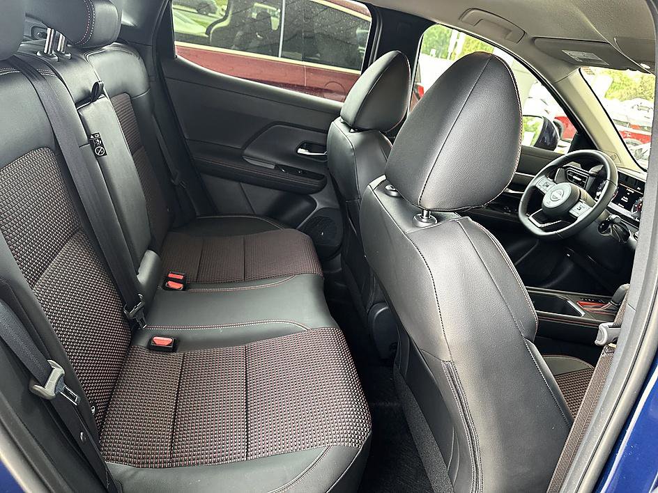 Certified 2025 Nissan Kicks SR FWD image 20
