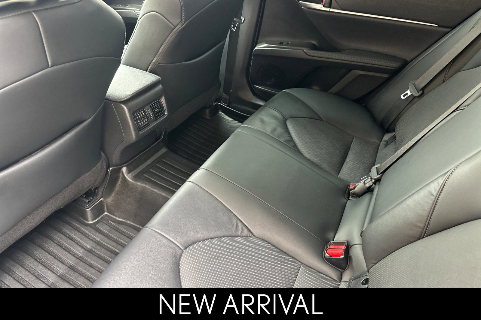 Used 2023 Toyota Camry XLE image 14