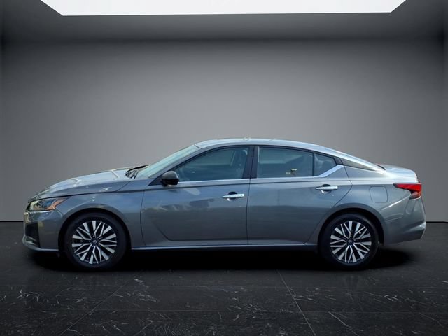 Used 2024 Nissan Altima 2.5 SV FWD image 4