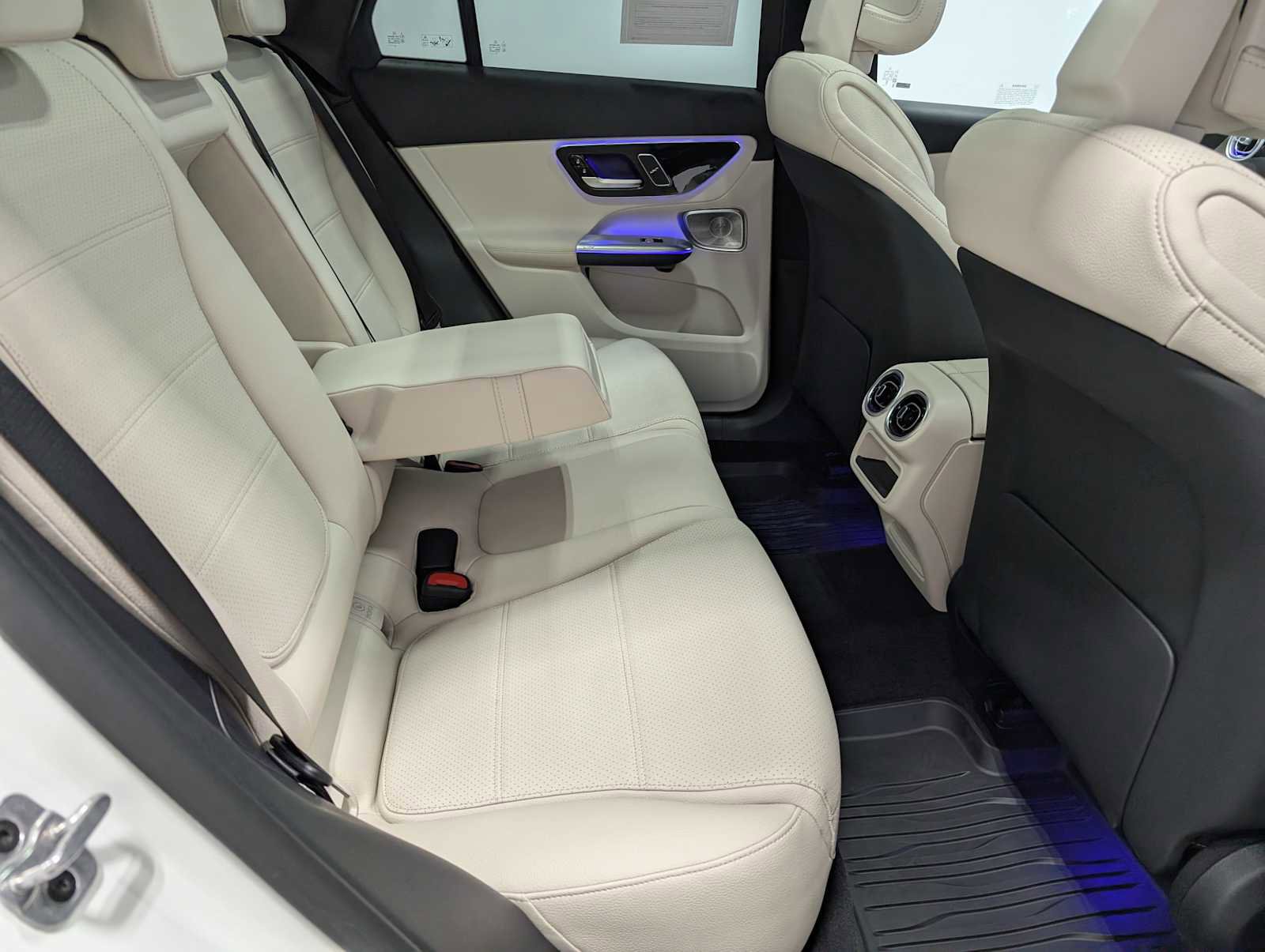 Certified 2026 Mercedes-Benz GLC 300 4MATIC image 38