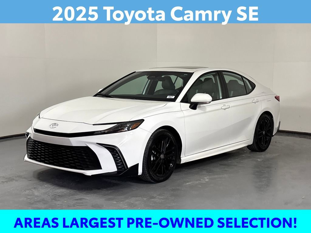 Used 2025 Toyota Camry SE w/ Convenience Package image 3