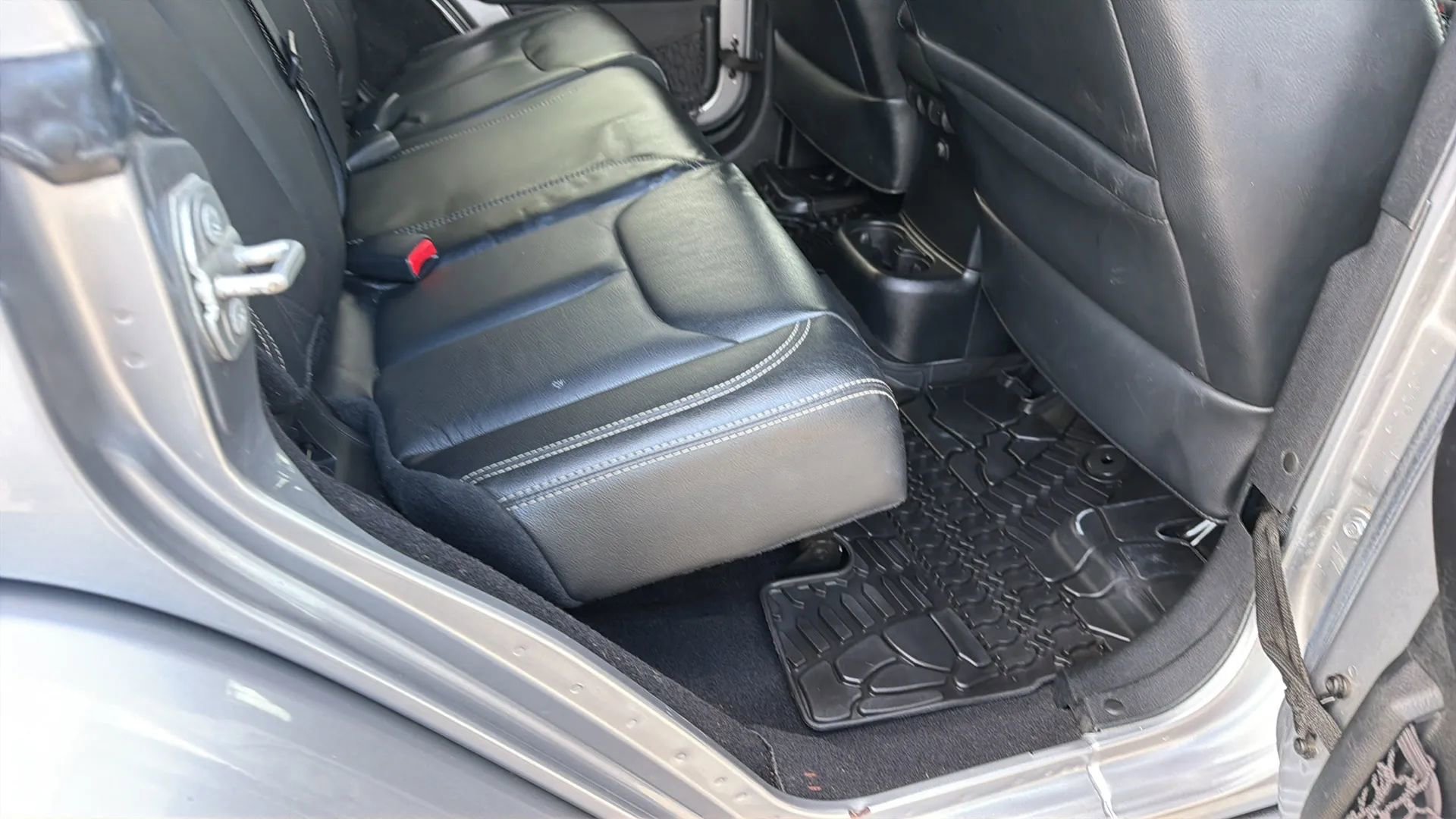 Used 2016 Jeep Wrangler Unlimited Rubicon image 84