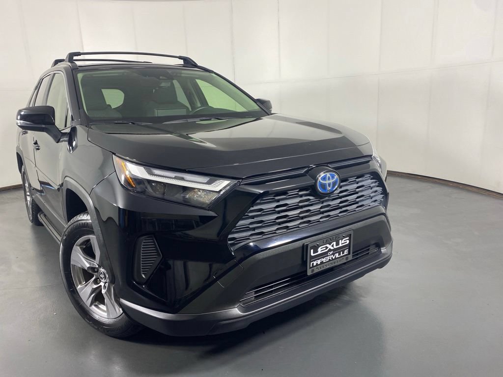Used 2022 Toyota RAV4 XLE w/ Convenience Package AWD/4WD image 2